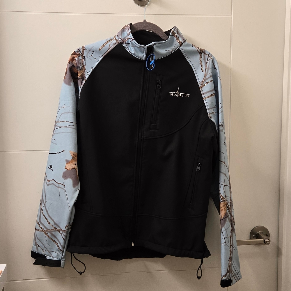 Habit Mossy Oak Black and Blue Camo Jacket